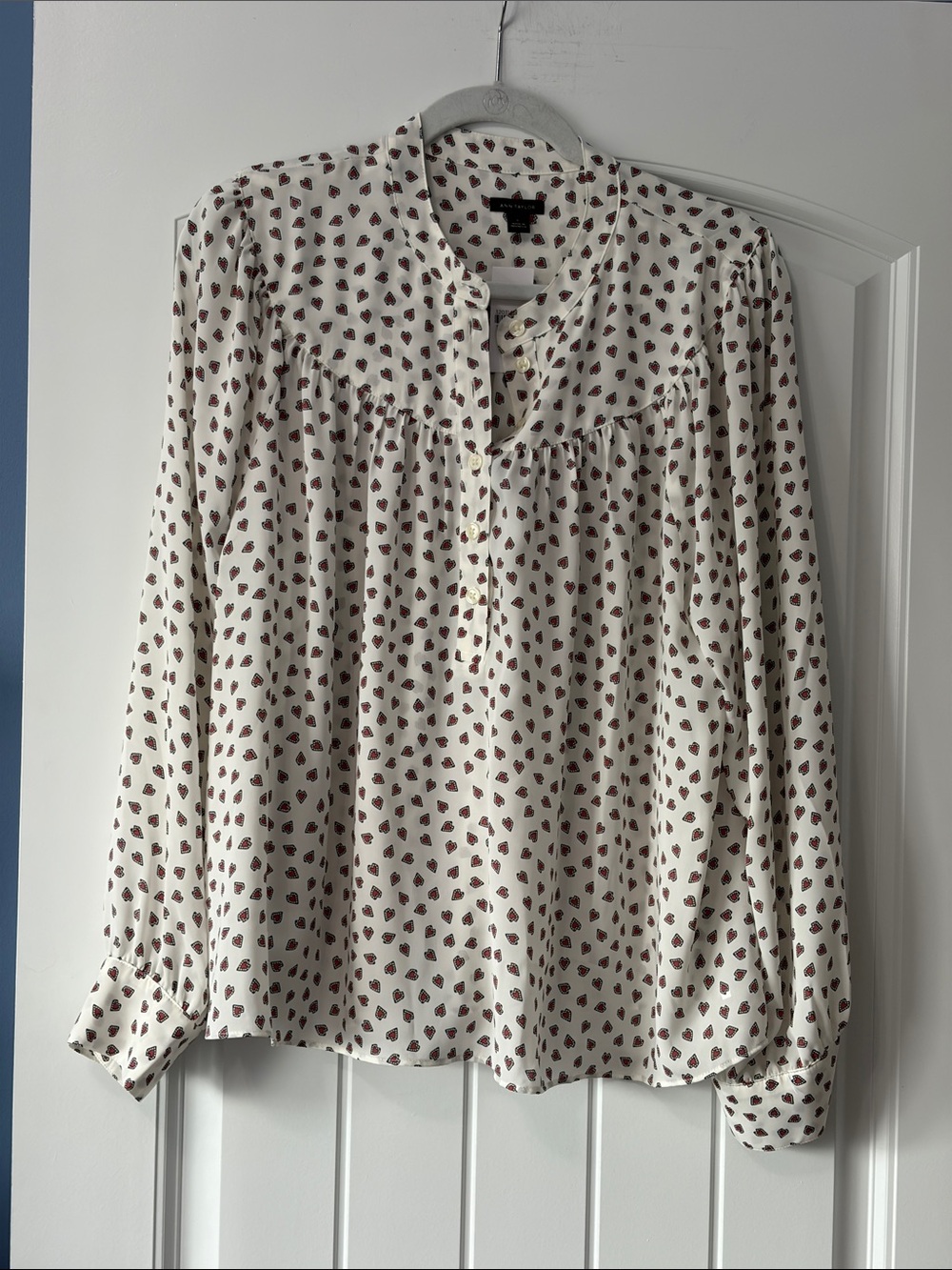 Ann Taylor Cream Blouse with Burgundy Heart Print Large NWT